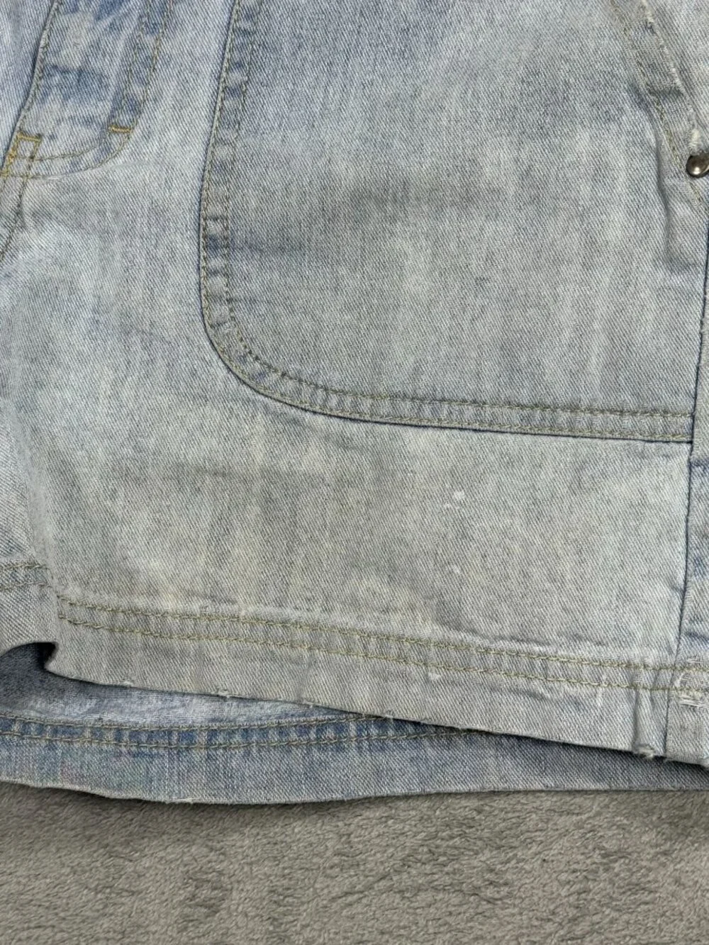 Y2K 2000s Tommy Hilfiger Low Rise Jorts Womens 6 Distressed Grunge Light Wash
